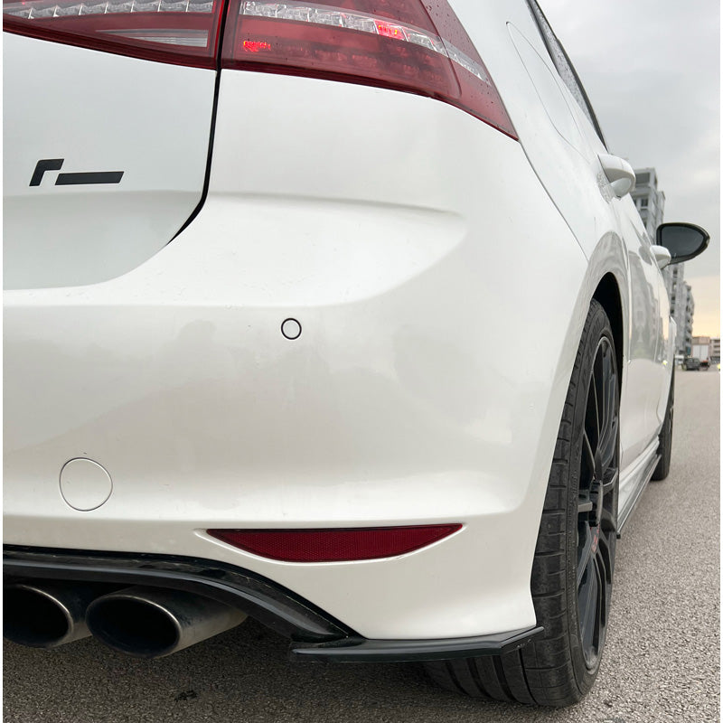 OneWay, Bagkofanger side splittere, Højglans sort, Passer til Volkswagen Golf VII HB R (2013-2016), 2-delt sæt