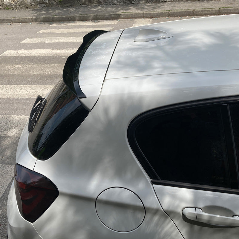 OneWay, Tagspoiler Cap, Glossy Sort, Passer til BMW 1-Series F20/F21 M-Power Facelift (2015-2019)