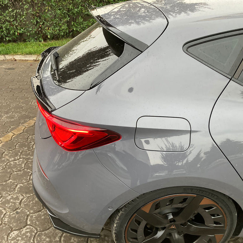 OneWay, Bagagerumsspoiler, Glossy sort, Passer til Cupra Leon HB 2020-, 'Elegant Design'