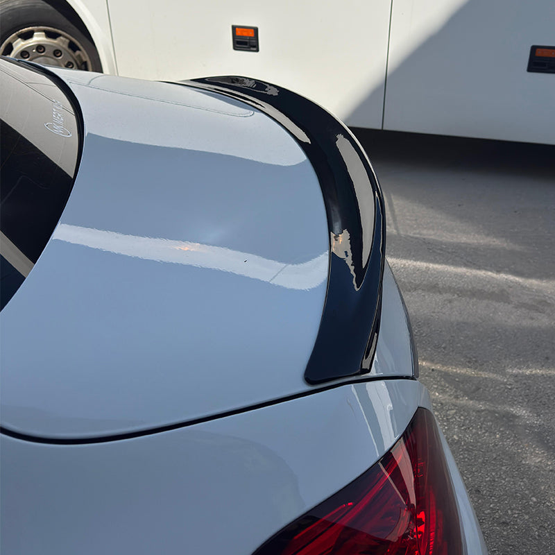 OneWay, Bagspoiler, Blank sort, passer til Mercedes E-Class (W212) Sedan Facelift (2012-2016) inkl. AMG