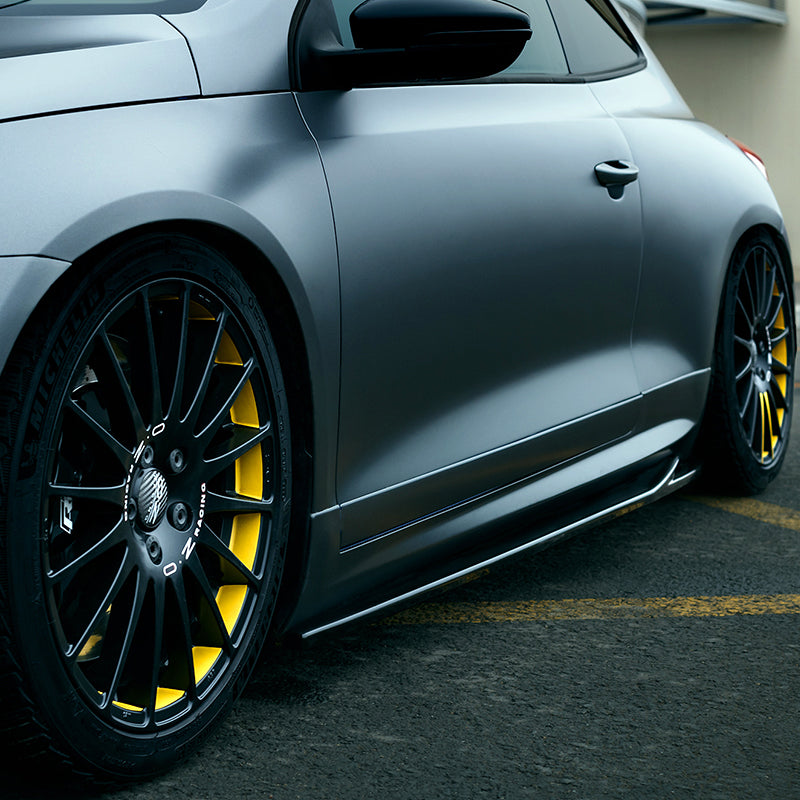 Oneway Set Side Skirts suitable for Volkswagen Scirocco R Facelift 2014-2017 - Gloss black