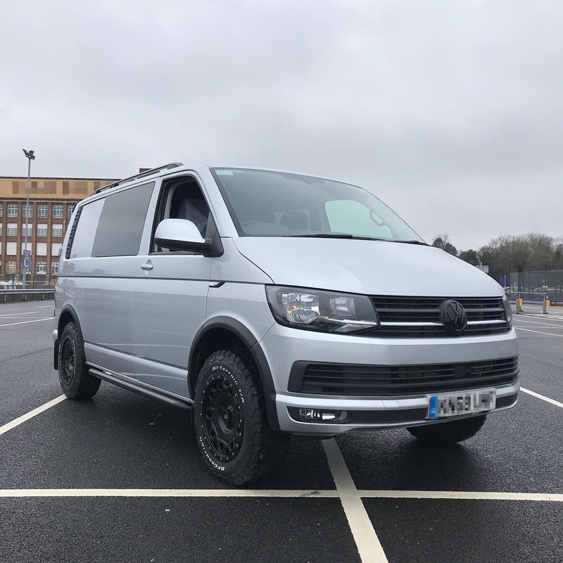 OneWay, Skærmkanter, Matt Sort, Passer til Volkswagen Transporter T6 (2015-2019), Kort Akselafstand – Sæt med 8 stk.